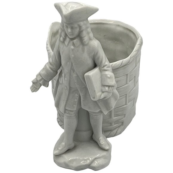 CAPODIMONTE Colonial Man Figurine White Porcelain Planter Crown N Mark 4.75 inch - Picture 2 of 14